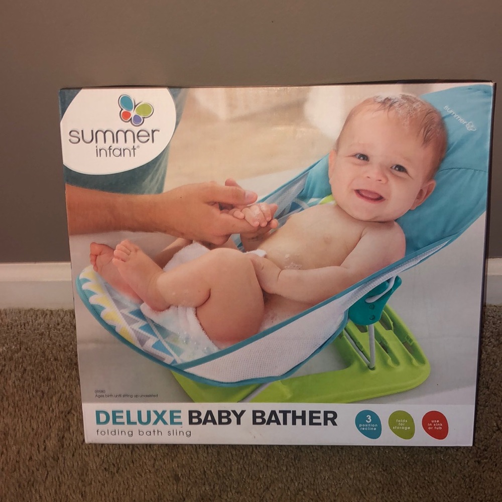 Deluxe baby bather